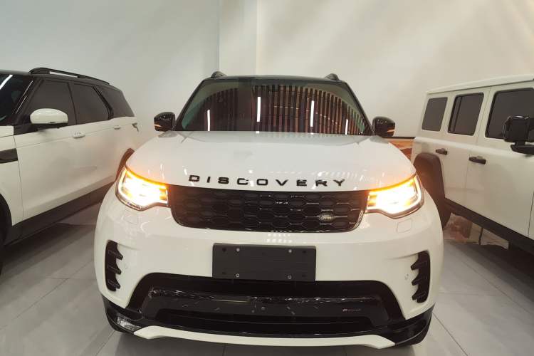 Used Land Rover Discovery 2023 Revised Version 360 PS R-Dynamic S Front