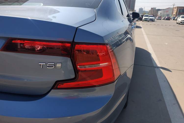 Used Volvo S90 2020 Facelift T5 Smart & Luxurious Edition