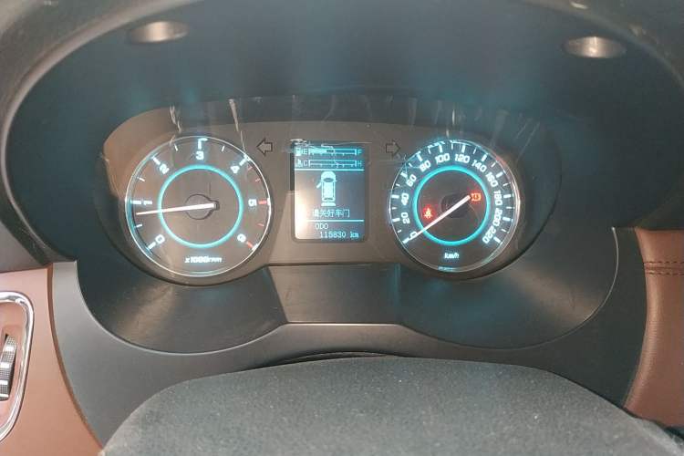 Used JAC Refine M5 2016 1.9T Diesel Manual Business Edition