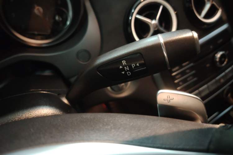 Used Mercedes-Benz CLA 2017 CLA 220 4MATIC Polar Limited Edition Gear Lever
