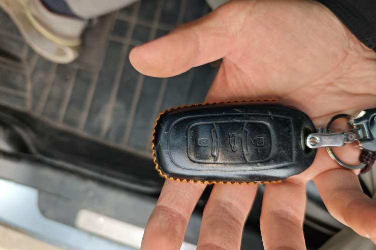 Used Geely Auto Emgrand 2016 Sedan 1.5L CVT Upward Version