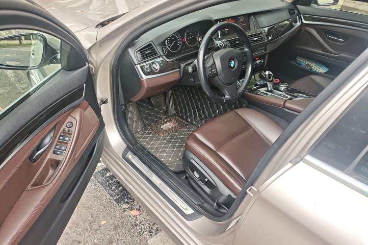 Used BMW 5 Series 2014 525Li Luxury Design Package
