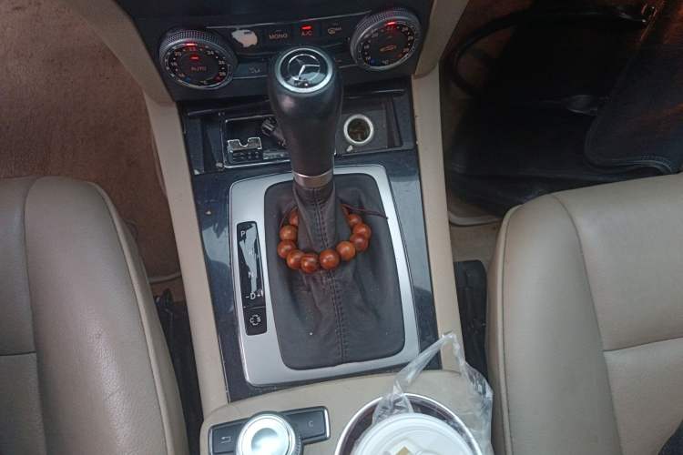 Used Mercedes-Benz GLK-Class 2010 GLK 300 4MATIC Fashion Model Gear Lever