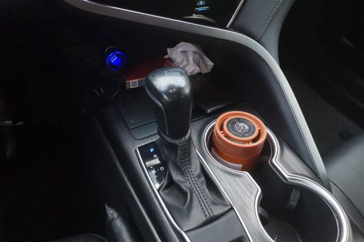 Used Toyota Camry 2021 2.0G Luxury Edition Gear Lever