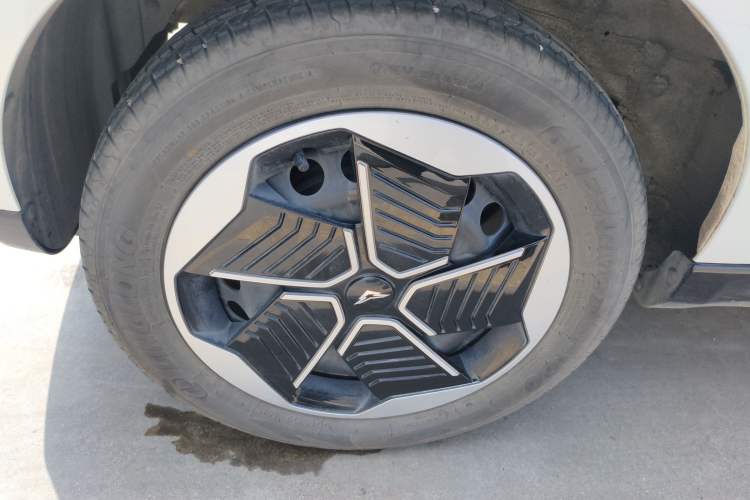 Used Cowin October 2023 301km Zhi Feng Edition Exterior 5