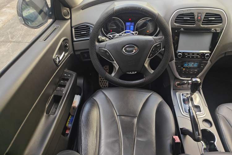 Used GAC Trumpchi GS5 2012 2.0L Automatic Two-Wheel Drive Anniversary Edition Steering Wheel