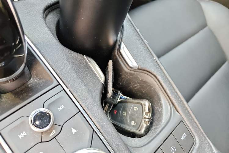 Used Cadillac XT4 2020 28T Two-Wheel-Drive Leading Version
