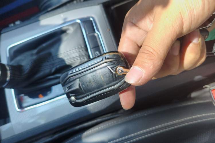 Used Roewe RX5 2016 20T Two-Wheel Drive Automatic Internet Smart Edition
