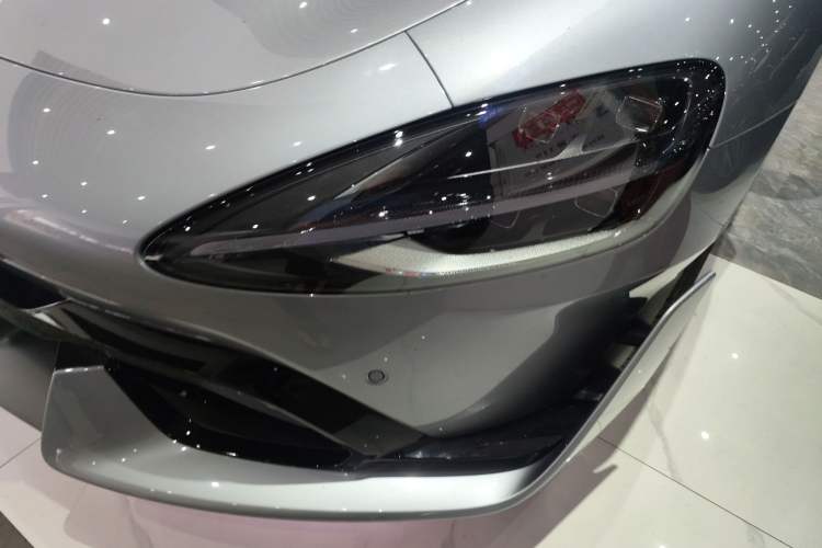 Used Xiaomi Auto SU7 Ultra 2025 Ultra Model Left Front Headlight