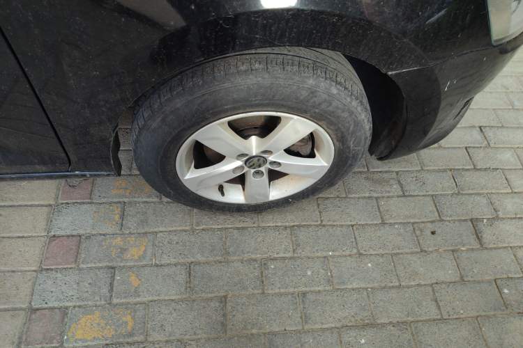 Used Volkswagen Santana 2015 1.6L Manual Fashion Edition Right Front Wheel Hub