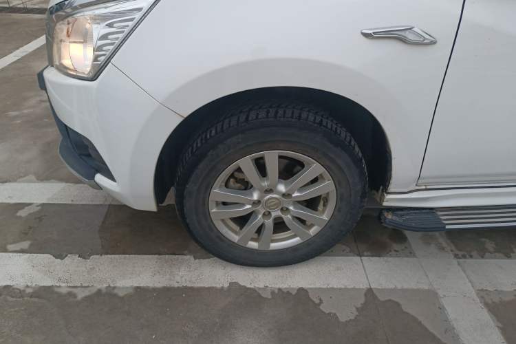 Used Venucia T70 2015 2.0L CVT Smart Choice Edition Exterior 4