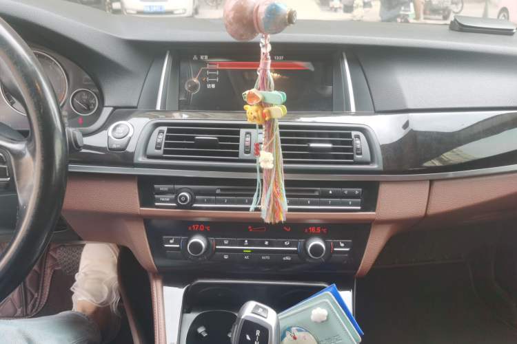 Used BMW 5 Series 2017 525Li Leading Model