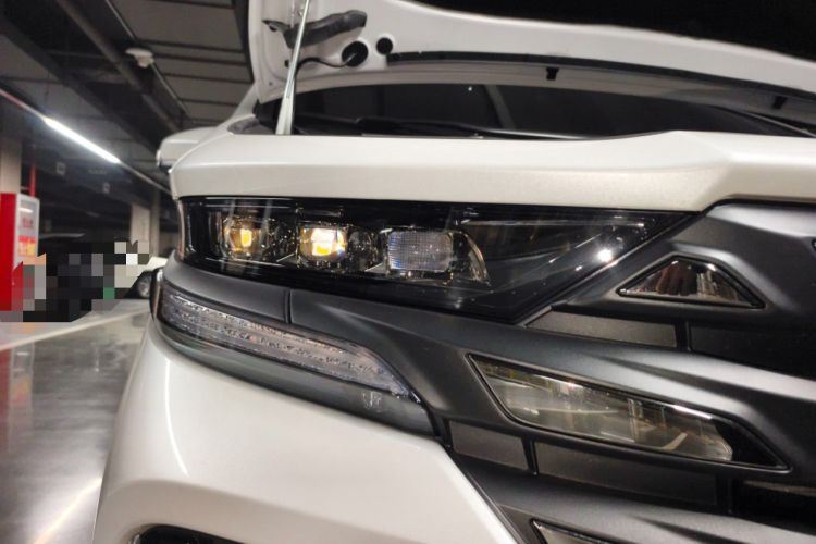 Used Toyota Vellfire 2024 Crown Dual-Engine 2.5L Ultimate Edition