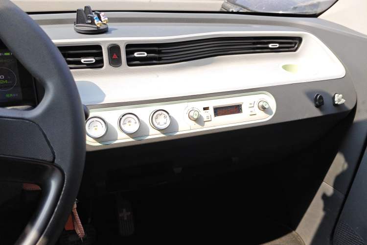 Used Wuling Hongguang MINIEV 2021 Macaron Premium Model – Lithium Iron Phosphate