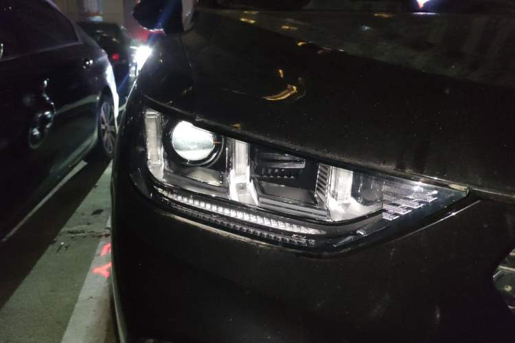 Used Wey VV5 2017 2.0T Flagship Edition Right Front Headlight