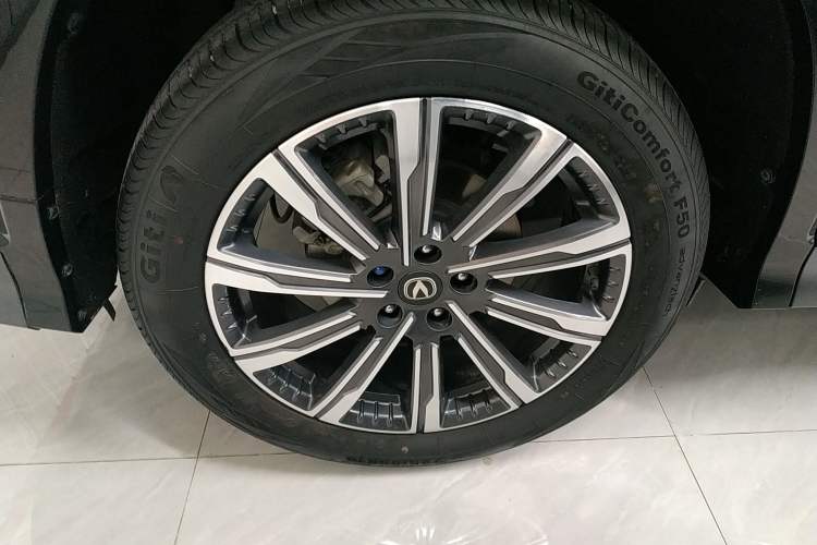 Used Changan CS75 PLUS 2024 3rd Generation Champion Edition 1.5T Intelligent Drive Dynamic Model
