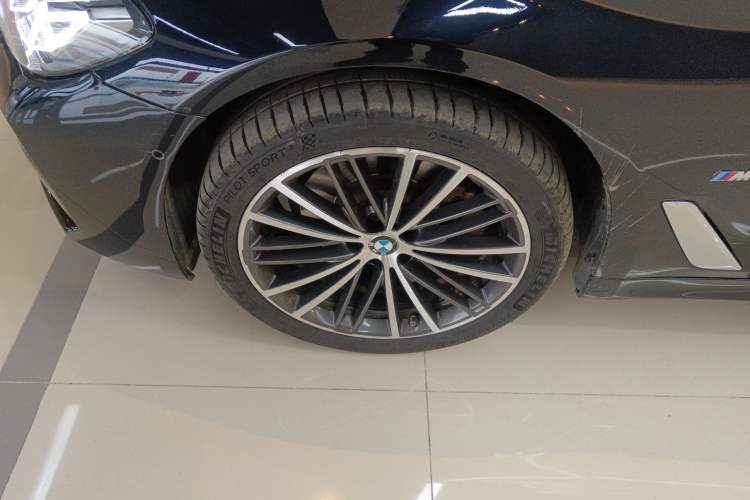 Used BMW 5 Series 2022 Second Facelift 525Li M Sport Package