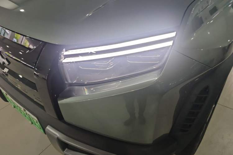 Used Formula Leopard Titanium 3 2025 501KM All-Wheel Drive Intelligent Driving Ultra Version
