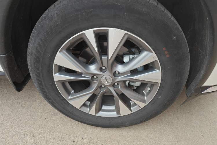 Used Nissan Murano 2015 2.5L XL NAVI Plus Two-Wheel Drive Smart Edition Right Front Wheel Hub