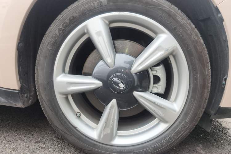 Used ORA Good Cat 2023 401 km Standard Range Luxury Version Lithium Iron Phosphate