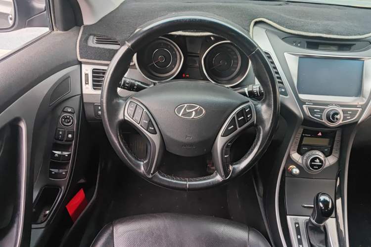 Used Hyundai Elantra (5th Generation / Langdong) 2015 1.6L Automatic Luxury Model