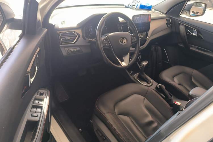 Used FAW Senya R7 2016 1.6L Automatic Prestige Model