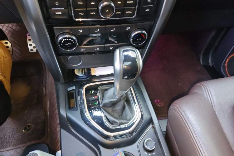 Used BAIC Off-Road BJ80 2019 2.3T Automatic Shengshi Huazhang Edition China VI Emission Standard
