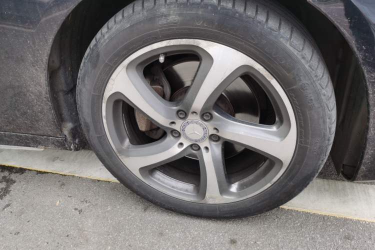 Used Mercedes-Benz E-Class 2017 E 200 L Sport 4MATIC Right Front Wheel Hub