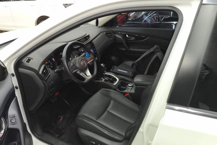 Used Nissan X-Trail 2019 2.5L CVT Smart Connect Luxury Edition 4WD
