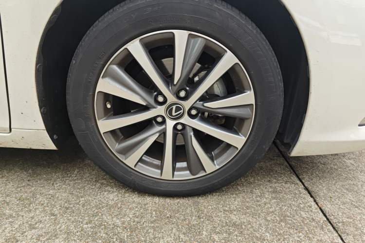 Used Lexus ES 2020 200 Excellence Edition
