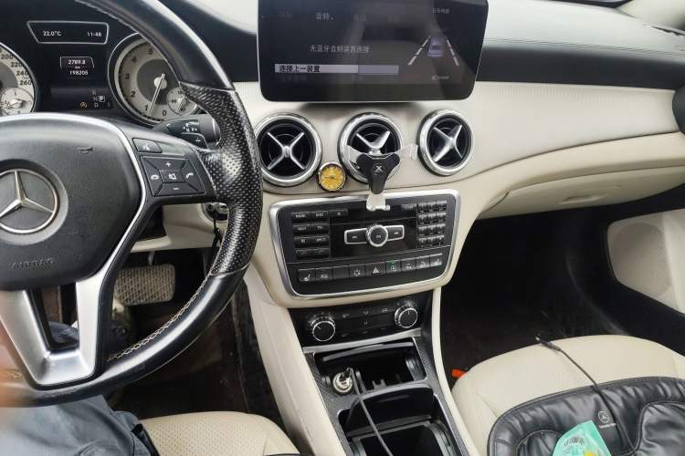 Used Mercedes-Benz GLA 2015 GLA 220 4MATIC Fashion Model