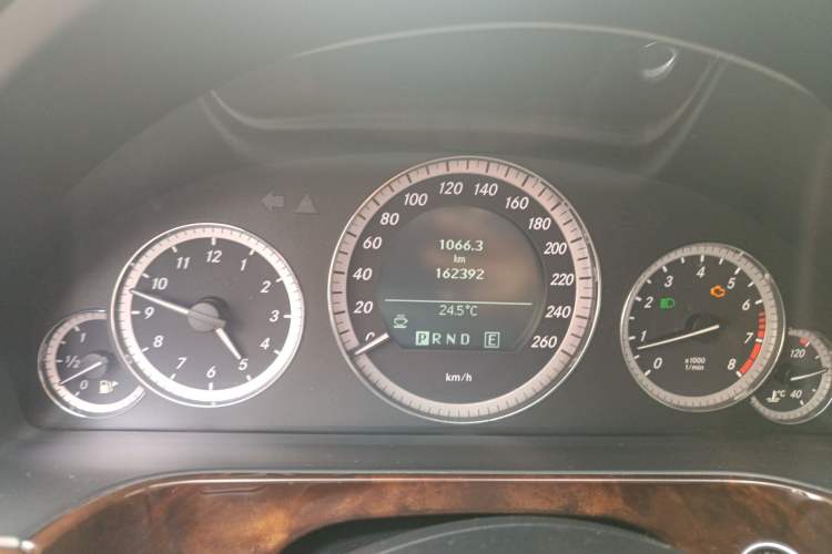 Used Mercedes-Benz E-Class 2011 E 200 L CGI Elegant Model
