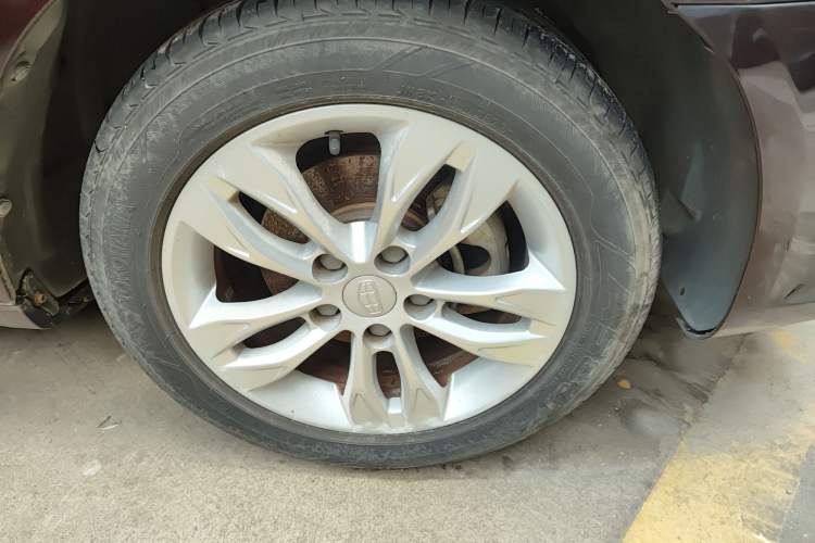 Used Geely Auto Emgrand 2015 Sedan 1.5L Manual - Top Trim Level
