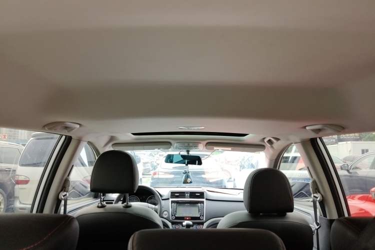 Used Haval M6 2019 1.5T DCT Two-Wheel Drive Value Edition China VI Standard Headliner