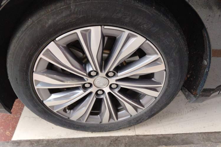 Used Hongqi E-QM5 2022 431 km Charge & Enjoy Edition
