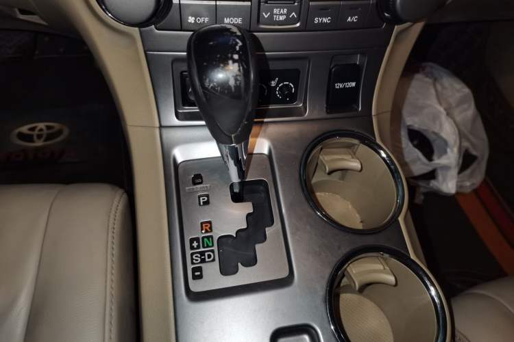 Used Toyota Highlander 2011 2.7L Two-Wheel Drive 7-Seater Luxury Navigation Edition