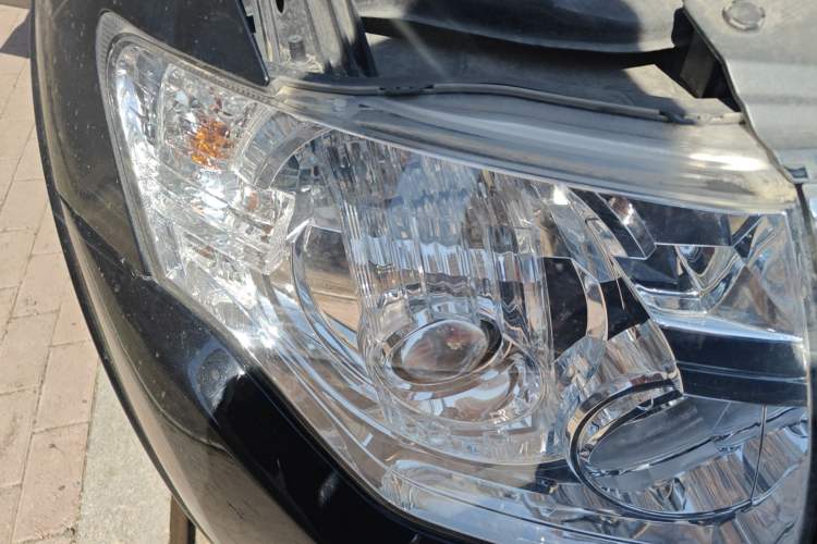 Used Mitsubishi Pajero 2020 3.0L Automatic Prestige Off-Road Edition Right Front Headlight