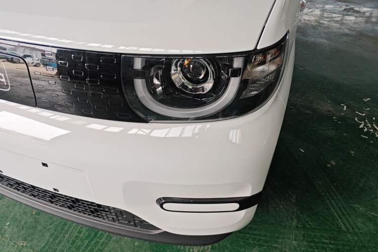 Used Chery QQ Ice Cream 2025 205km Qi Energy Version Left Front Headlight