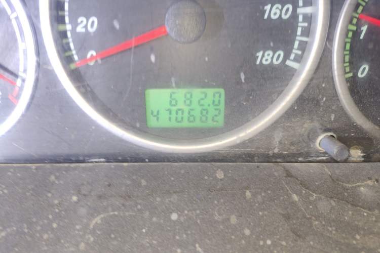 Used Foton Scenic 2014 2.0L Express Classic Short-Wheelbase High-Roof 4Y20M
