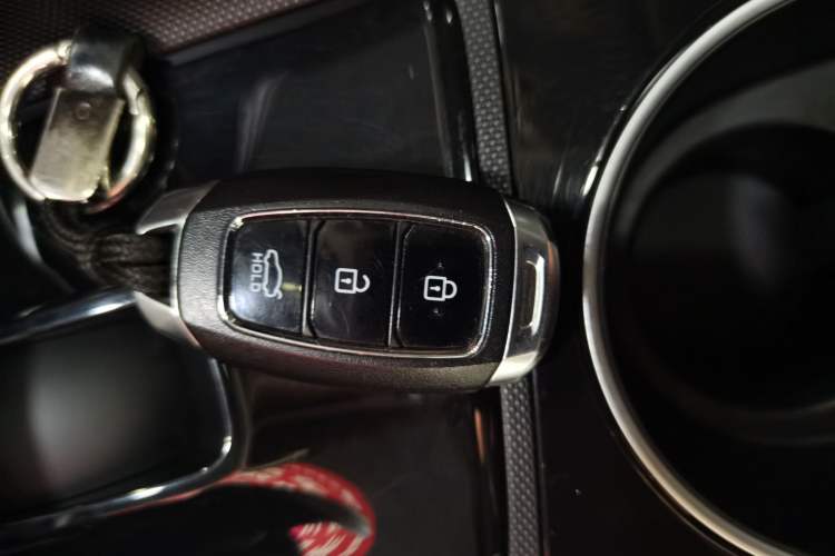 Used Hyundai Elantra 2022 1.5L CVT LUX Prestige Edition
