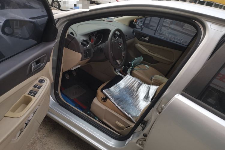 Used Ford Focus 2013 Sedan Classic 1.8L Manual Base Model
