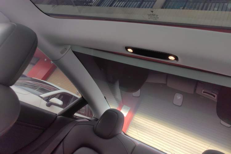 Used Tesla Model 3 2019 Long-Range All-Wheel-Drive Version
