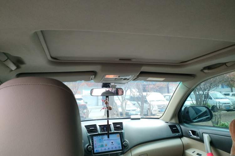 Used Toyota Highlander 2012 2.7L Two-Wheel Drive 7-Seater Luxury Edition Headliner