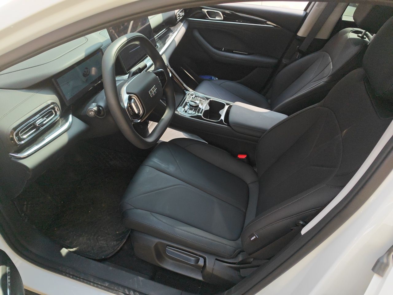 Geely Galaxy Stellar 6 2026 Model 125km Long-range Edition — снимка 15