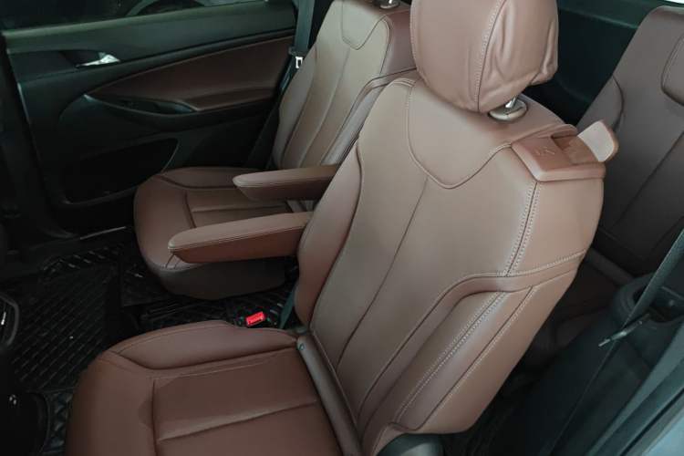 Used Buick GL6 2019 18T 6-Seater Connected Luxury Version China VI Standard
