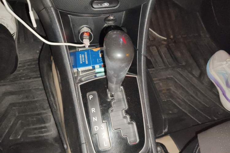 Used Hyundai Verna Ray 2014 1.4L Automatic GLX
