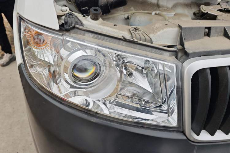 Used Jinbei Hiace X30 2021 1.5L Standard Version Air-Conditioner-Free Van China VI Emission Standard SWC15M Right Front Headlight