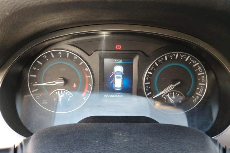 Used Haval H2 2014 1.5T Manual Two-Wheel Drive Elite Edition Instrument Cluster