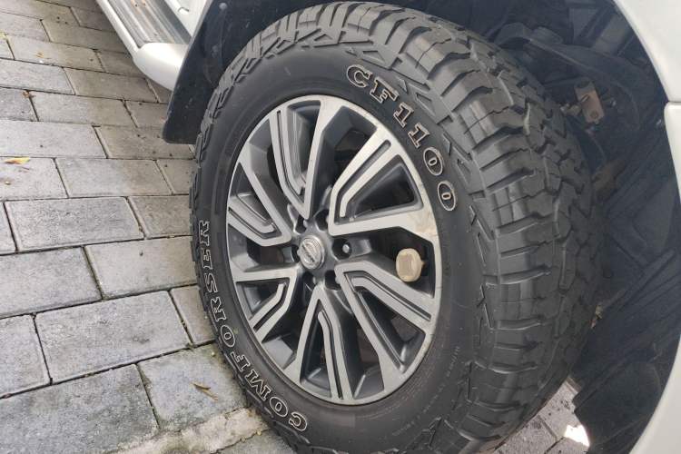 Used Nissan Terra 2018 2.5L Automatic 2WD Luxury Edition Right Front Wheel Hub