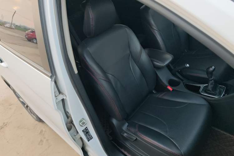 Used Baojun 730 2019 1.5T Manual Fashion Model 7-seater China VI
